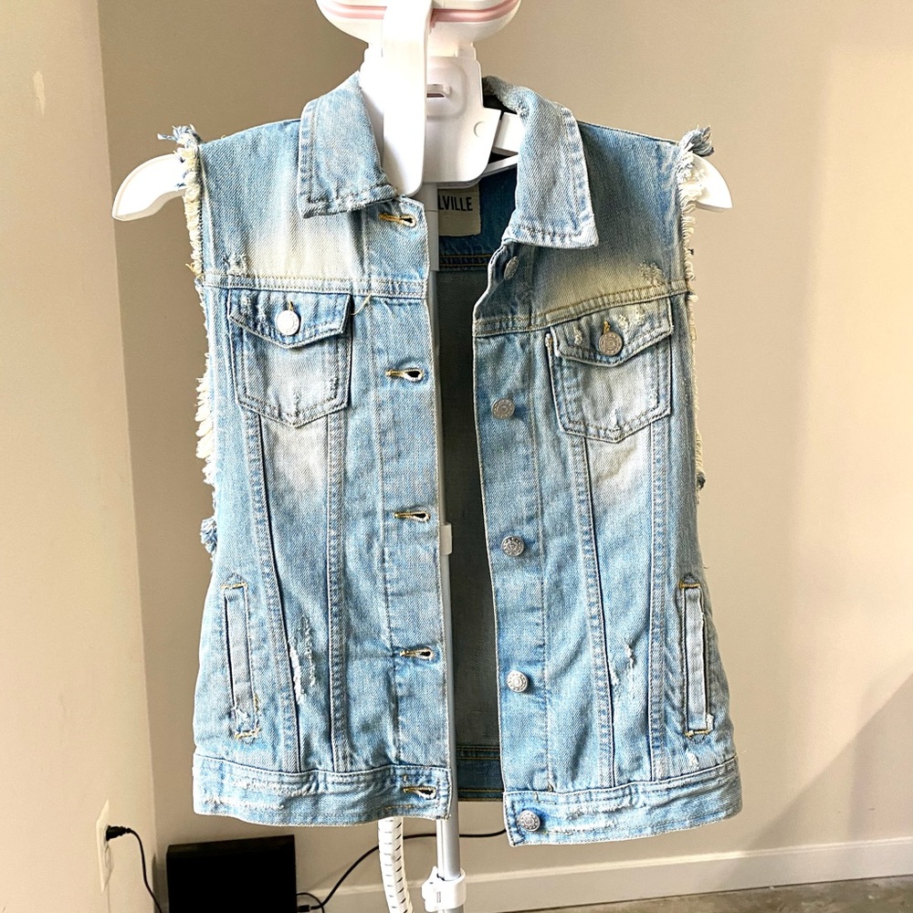 🌺Brandy Melville Distressed Denim Vest